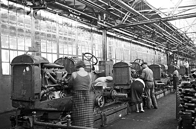 Сборочный цех Сталинградского тракторного завода, 1937 год