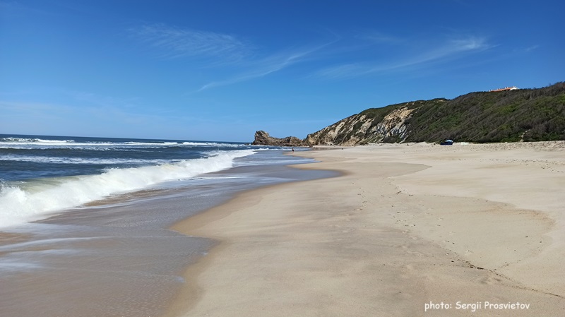 Купание на Praia de Paredes da Vitoria